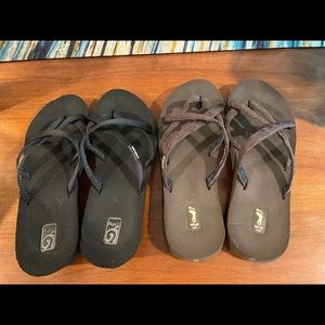 Two pairs women’s Teva mush flip flops